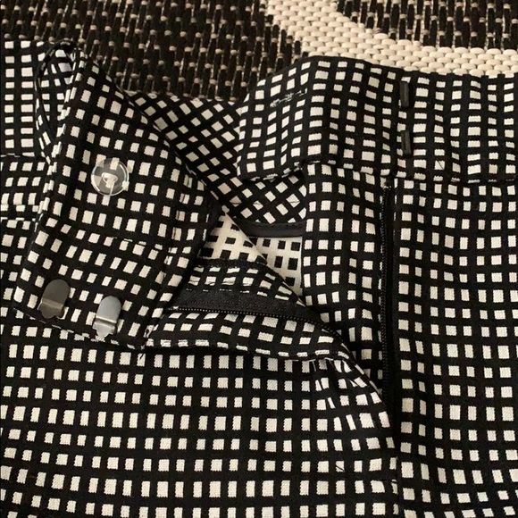 Shorts - Picture 2 of 3